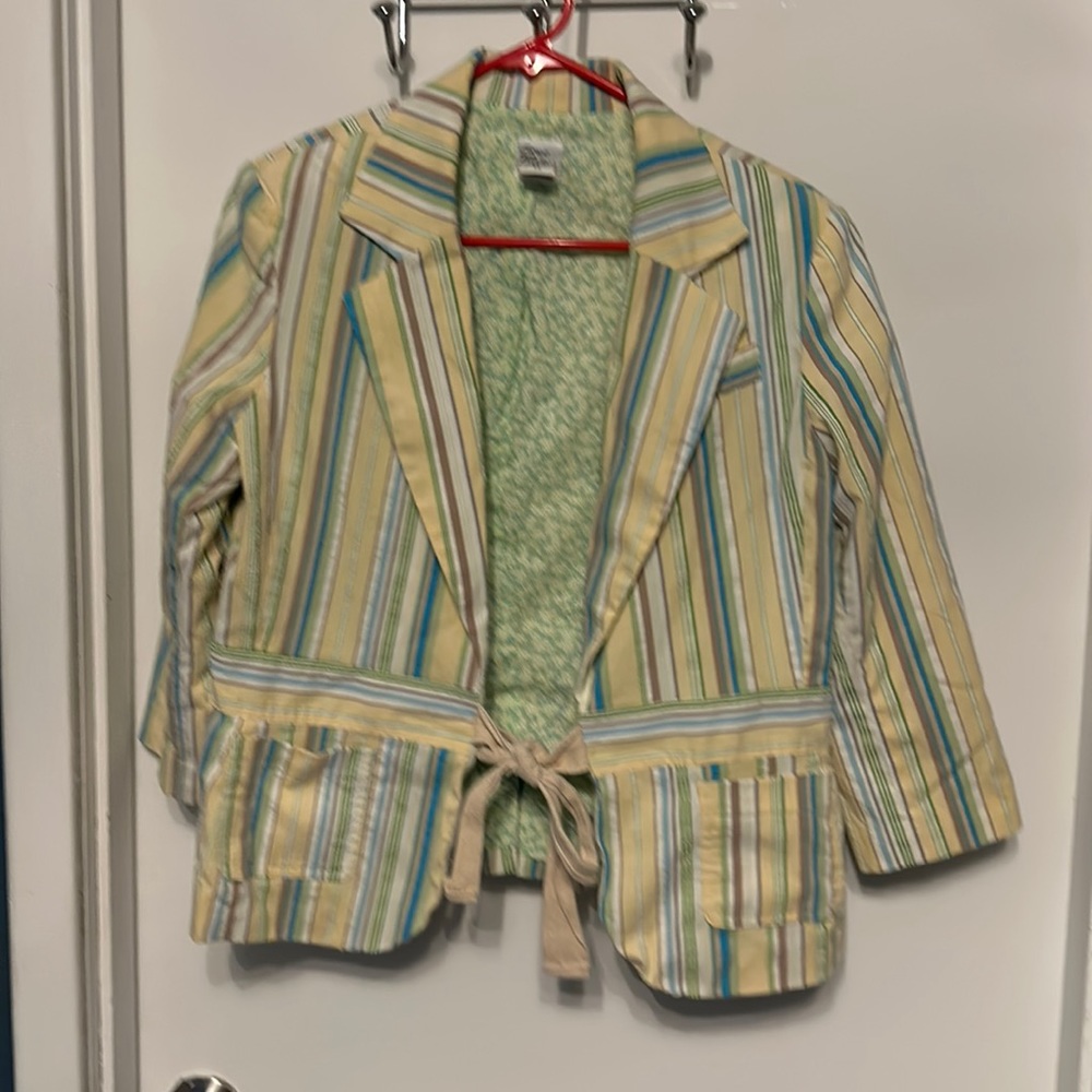 Giorgio fiorline collection vintage 3/4 sleeve striped blazer. Lined with tie.